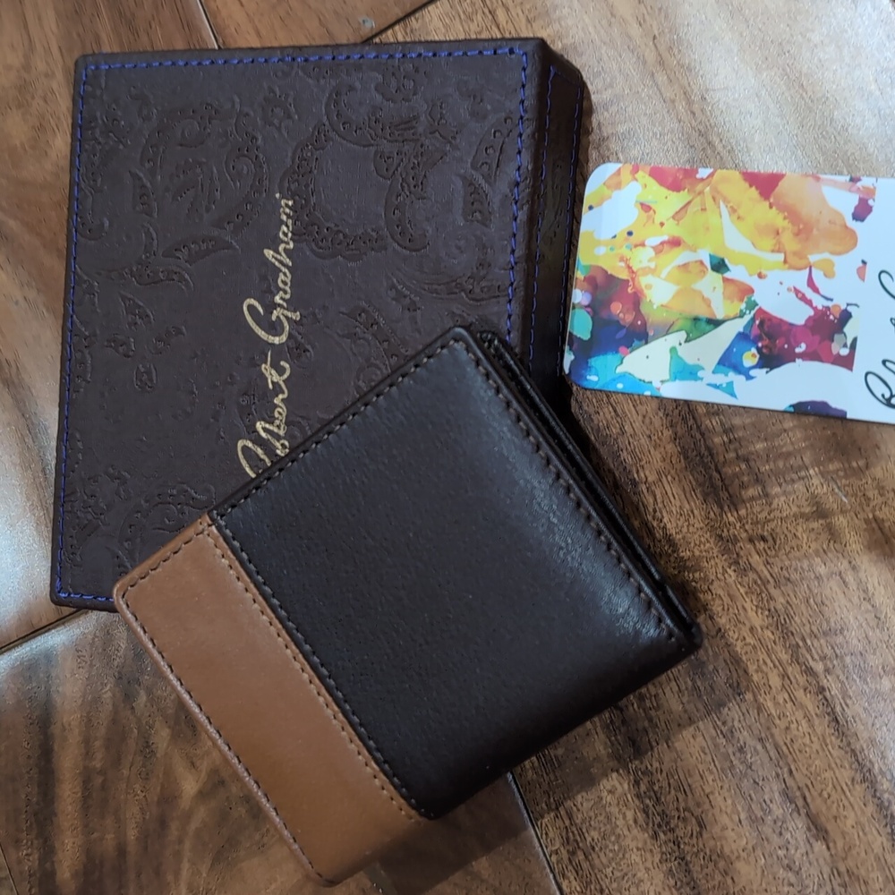Robert Graham Robert Graham ​Lynn Leather Bifold RFIDProtected Wallet New in Box